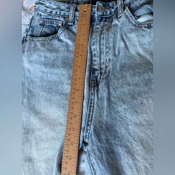White Fox boyfriend jeans straight leg light wash size medium - Picture 7 of 10